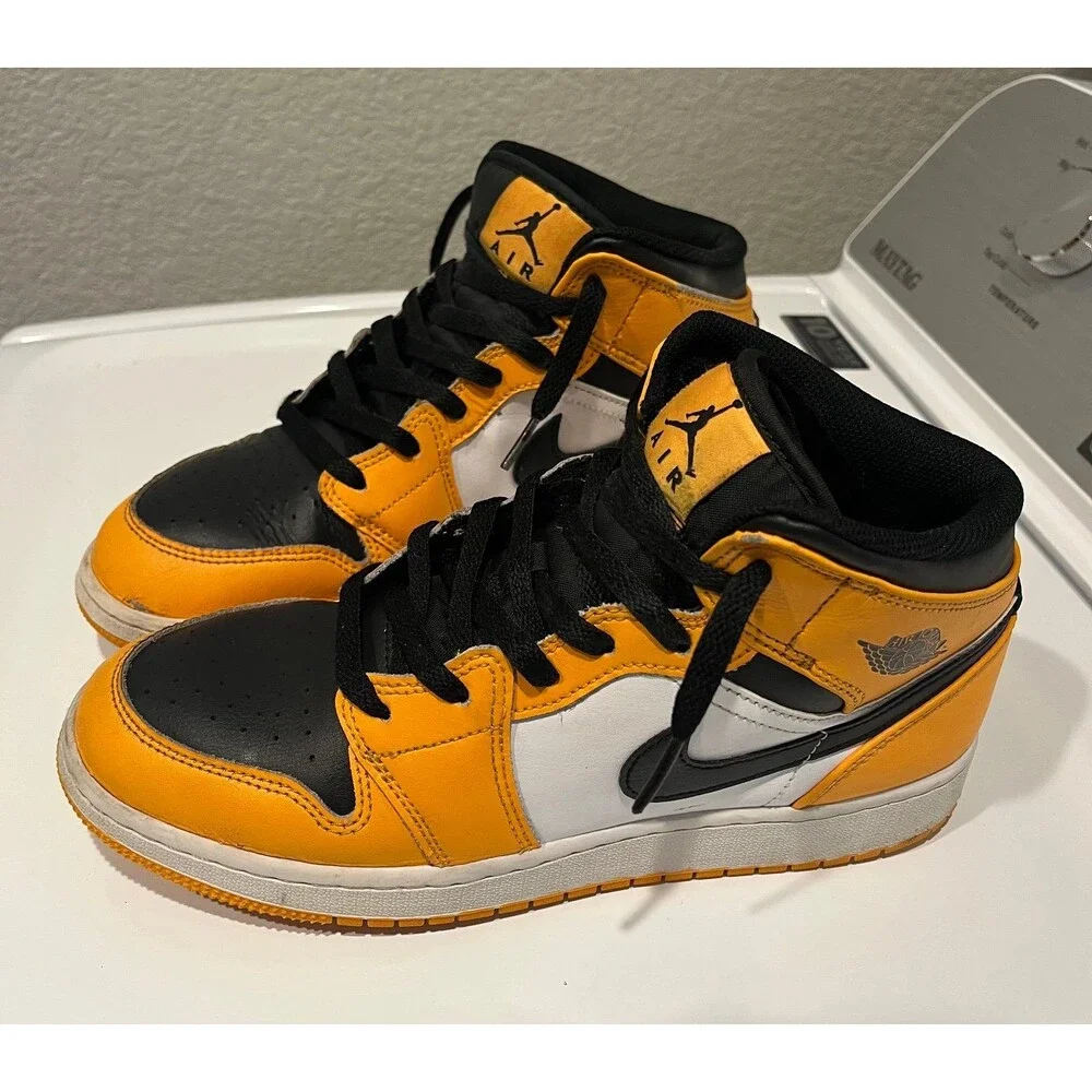 Nike Air Jordan 1 Mid Taxi GS Youth Size 7Y Yellow Black White 554725-701